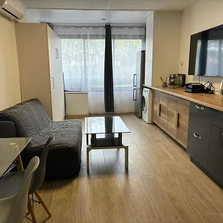 Accueillant Au Coeur De 25 M² Piscine Partagee Frejus